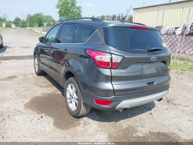 2018 FORD ESCAPE 1FMCU0GD0JUC94600 Photo 2