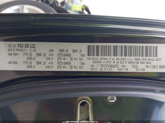 2017 RAM 1500 1C6RR7FG7HS620751 Photo 8