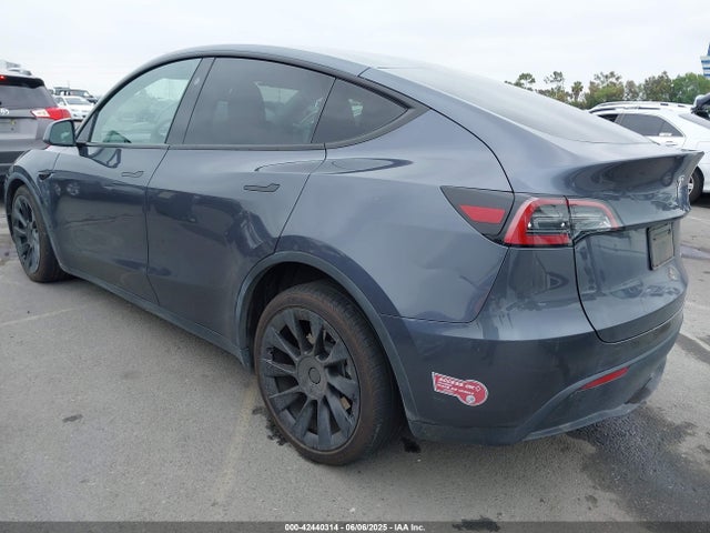 7SAYGDEE5PF916715 Tesla Model Y
