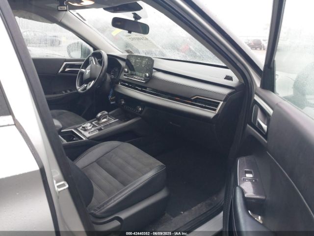 2022 MITSUBISHI OUTLANDER JA4J4UA82NZ068561 Photo 4