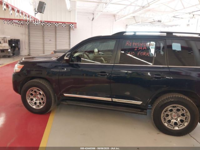 JTMCY7AJ0G4041401 Toyota Land Cruiser V8