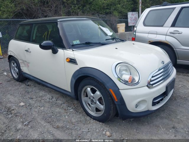 2011 MINI COOPER WMWSU3C59BTX95912 Photo 0