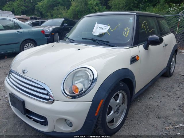 2011 MINI COOPER WMWSU3C59BTX95912 Photo 1