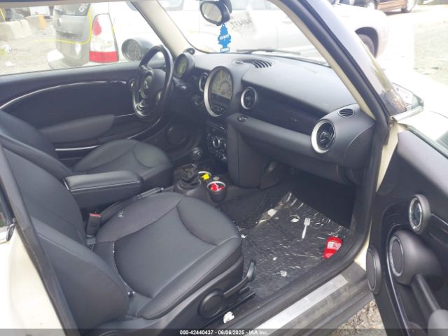 2011 MINI COOPER WMWSU3C59BTX95912 Photo 4