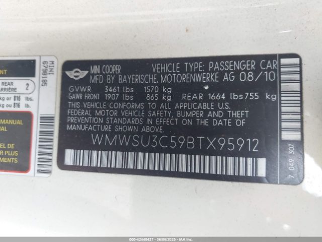 2011 MINI COOPER WMWSU3C59BTX95912 Photo 8