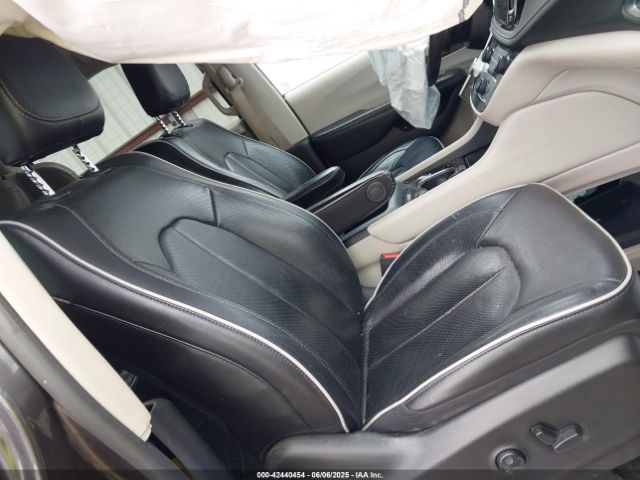 2021 CHRYSLER PACIFICA HYBRID 2C4RC1S7XMR536528 Photo 4