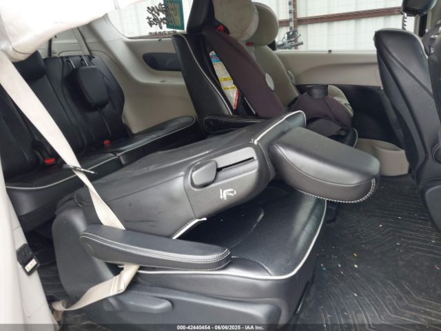 2021 CHRYSLER PACIFICA HYBRID 2C4RC1S7XMR536528 Photo 7