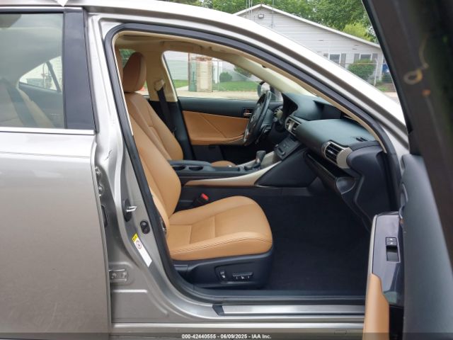2016 LEXUS IS 200T JTHBA1D20G5015102 Photo 4
