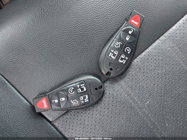 2010 CHRYSLER TOWN & COUNTRY 2A4RR8D14AR442277 Photo 10