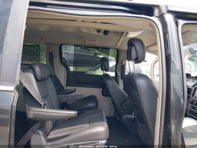 2010 CHRYSLER TOWN & COUNTRY 2A4RR8D14AR442277 Photo 7
