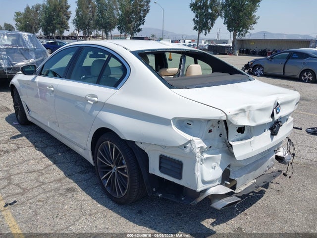 BMW 2023 2023 WBA53BH04PCN60302 Image 3