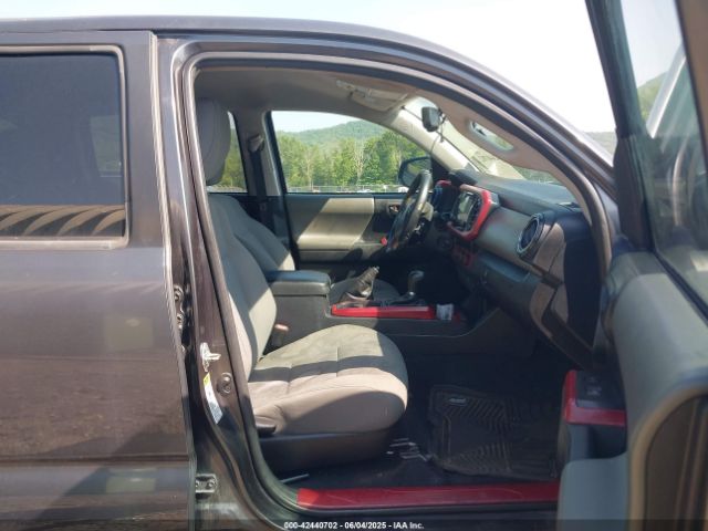 3TMAZ5CNXHM042327 Toyota Tacoma Sr5 V6