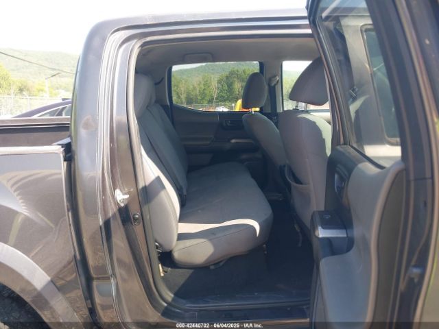 3TMAZ5CNXHM042327 Toyota Tacoma Sr5 V6