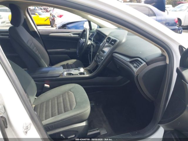 3FA6P0HD3JR260607 Ford FUSION SE
