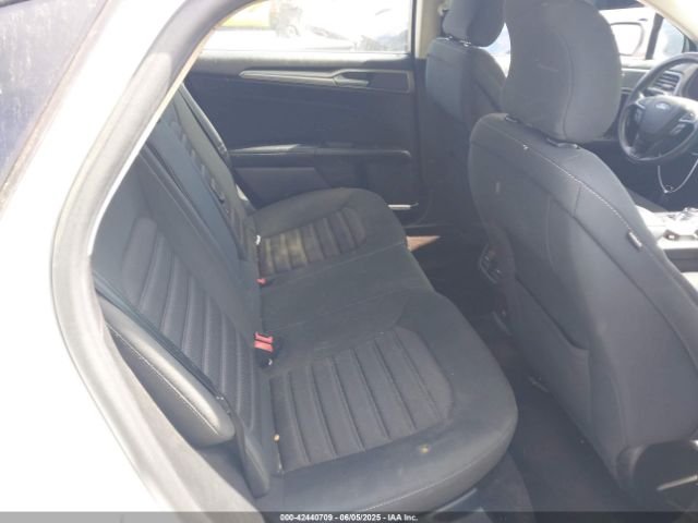 3FA6P0HD3JR260607 Ford FUSION SE