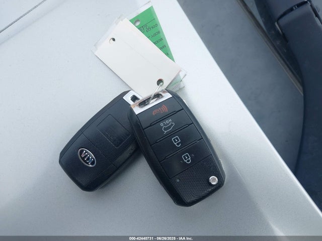 5XYPG4A38HG215755 KIA Sorento
