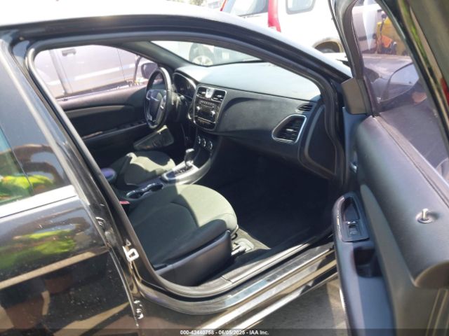 2011 CHRYSLER 200 1C3BC1FG0BN606760 Photo 4
