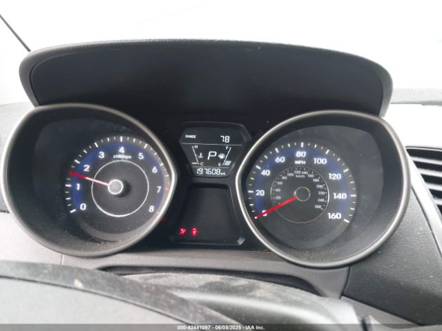 5NPDH4AE3GH789527 Hyundai ELANTRA SE