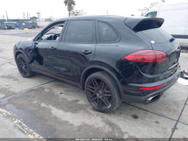 2016 PORSCHE CAYENNE WP1AA2A26GLA06051 Photo 2