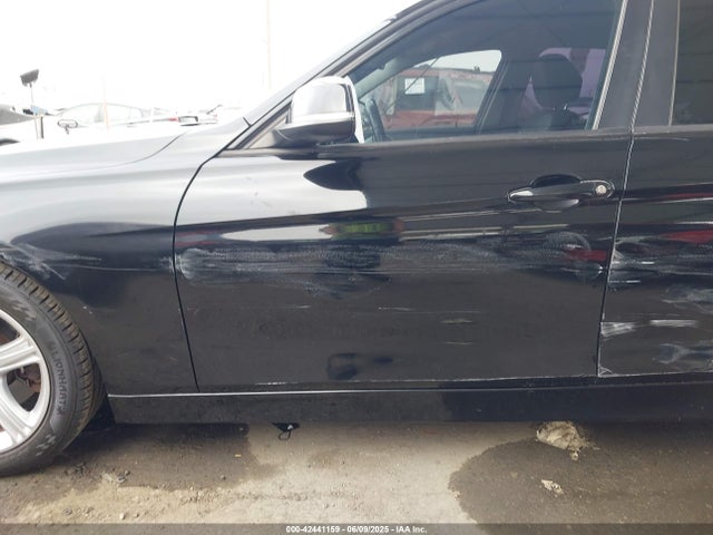 WBA3B1C51EP679342 BMW 320i