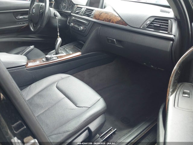 WBA3B1C51EP679342 BMW 320i