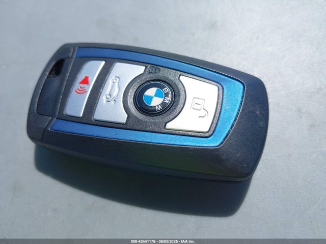 WBA1G9C57GV598853 BMW 2016