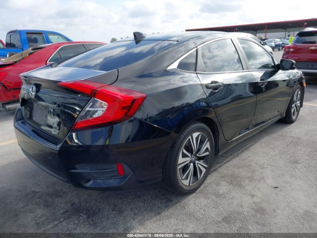 2018 HONDA CIVIC JHMFC1F36JX010757 Photo 3