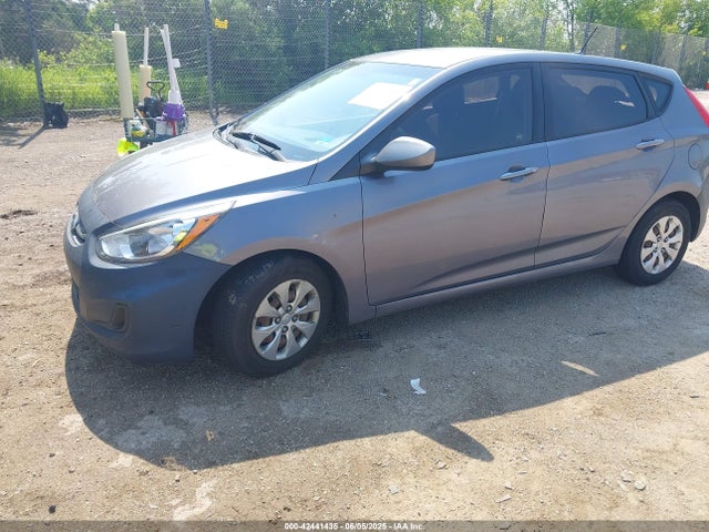 KMHCT5AE1GU261082 Hyundai ACCENT SE