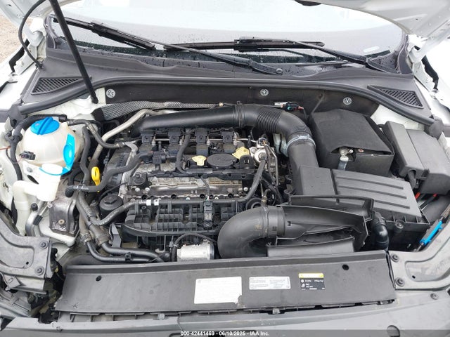 1VWGT7A30HC000658 Volkswagen 1.8 tsi