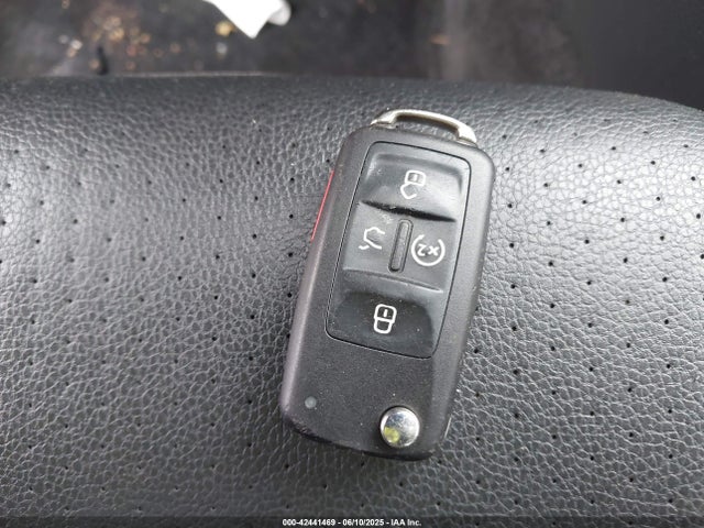 1VWGT7A30HC000658 Volkswagen 1.8 tsi