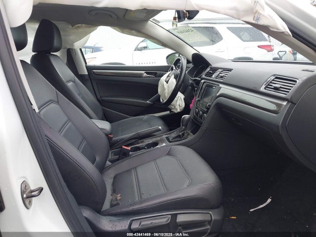 1VWGT7A30HC000658 Volkswagen 1.8 tsi