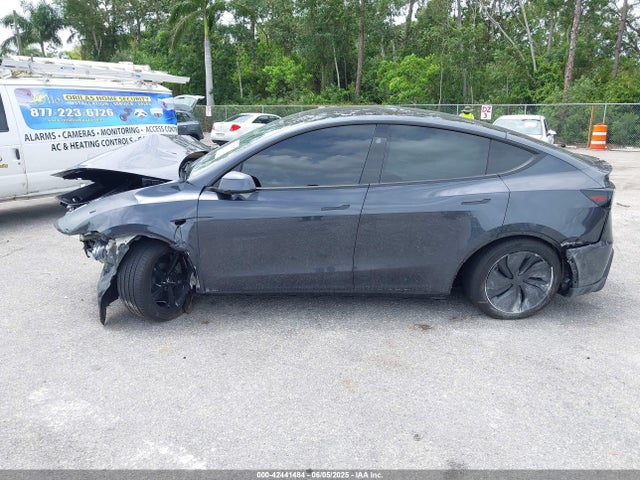 7SAYGDEE4TA381514 Tesla Model Y
