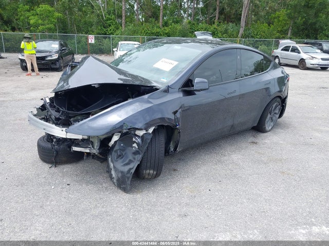 2026 TESLA MODEL Y 7SAYGDEE4TA381514 Photo 1
