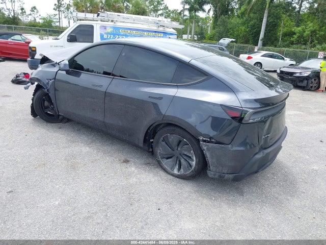 2026 TESLA MODEL Y 7SAYGDEE4TA381514 Photo 2