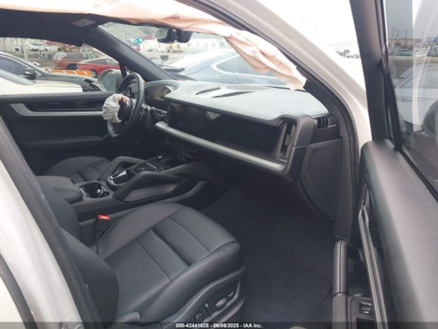 2024 PORSCHE CAYENNE WP1AA2AY0RDA14504 Photo 4