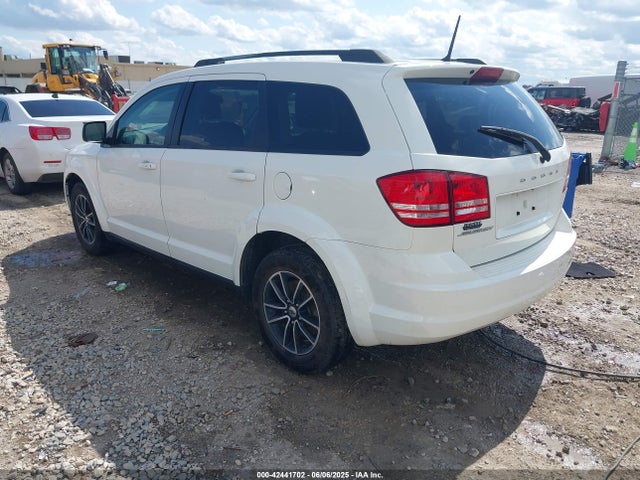 Dodge 2018 2018 3C4PDCAB9JT535272 Image 3