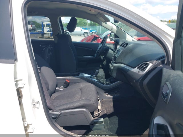 Dodge 2018 2018 3C4PDCAB9JT535272 Image 5