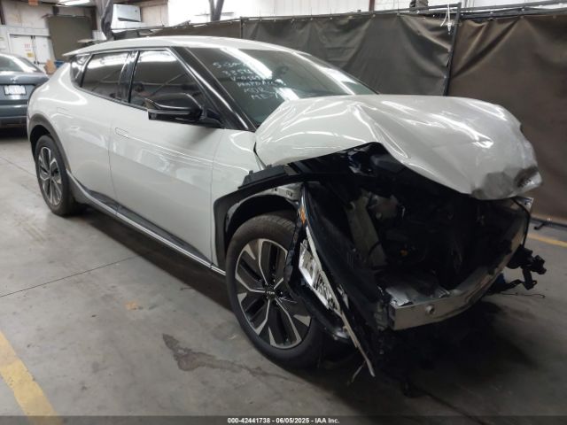 2022 KIA EV6 KNDC34LA8N5056956