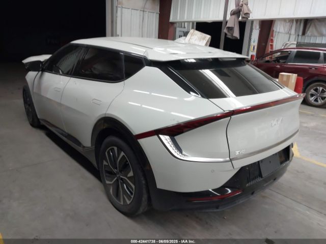2022 KIA EV6 KNDC34LA8N5056956 Photo 2