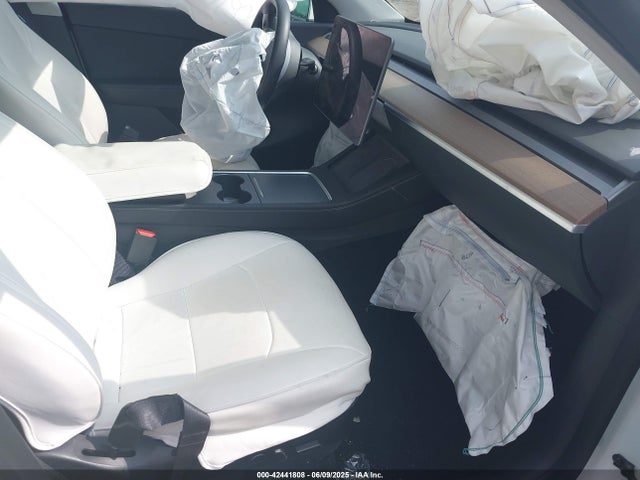 2021 TESLA MODEL Y 5YJYGAEE9MF117429 Photo 4