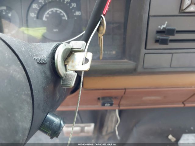 1989 GMC SIERRA 1GTDC14Z1KE532726 Photo 10