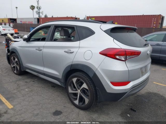2018 HYUNDAI TUCSON KM8J33A26JU743491 Photo 2