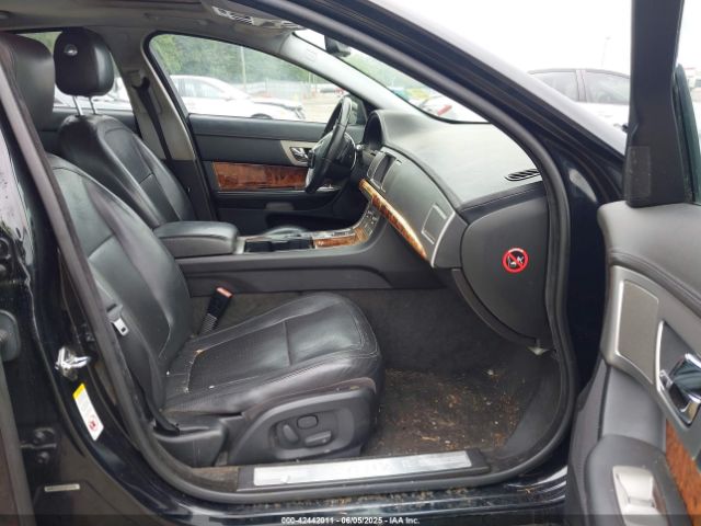 2011 JAGUAR XF SAJWA0GB4BLR84318 Photo 4