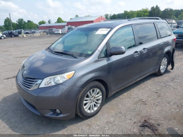 2017 TOYOTA SIENNA 5TDYZ3DC1HS767802 Photo 1
