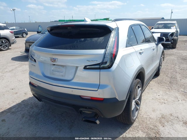 2019 CADILLAC XT4 1GYFZER44KF164901 Photo 3