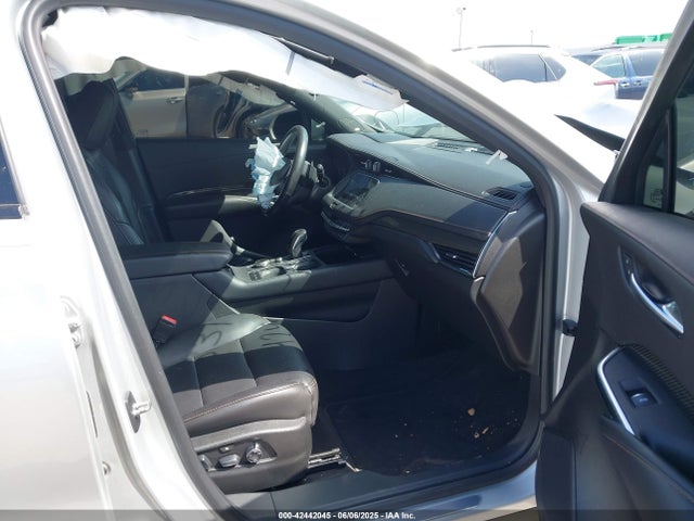 2019 CADILLAC XT4 1GYFZER44KF164901 Photo 4