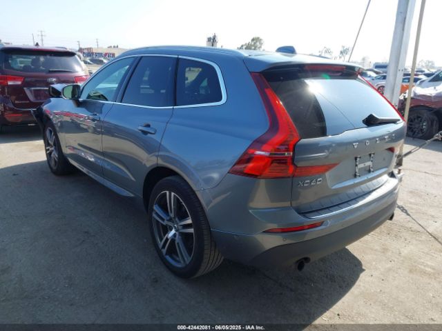 2018 VOLVO XC60 LYV102RK3JB106290 Photo 2