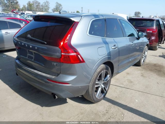 2018 VOLVO XC60 LYV102RK3JB106290 Photo 3