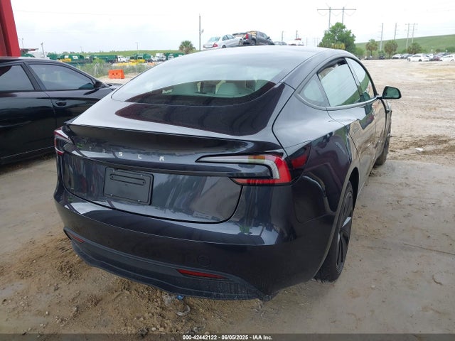 2025 TESLA MODEL 3 5YJ3E1EAXSF905176 Photo 3