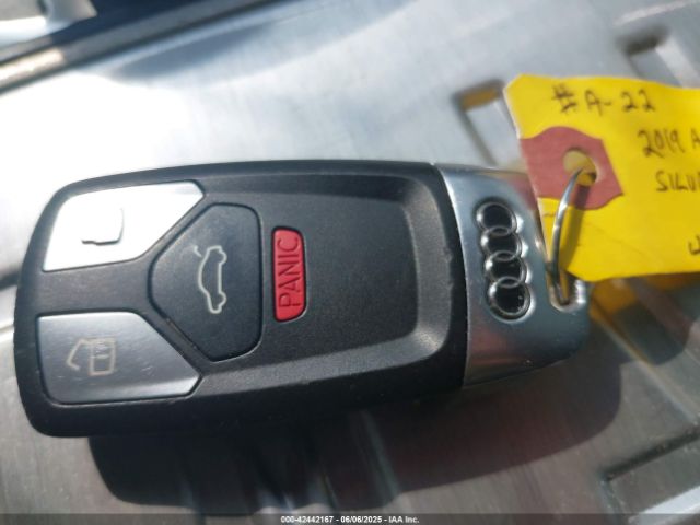 2019 AUDI A4 WAUENAF47KN002080 Photo 10